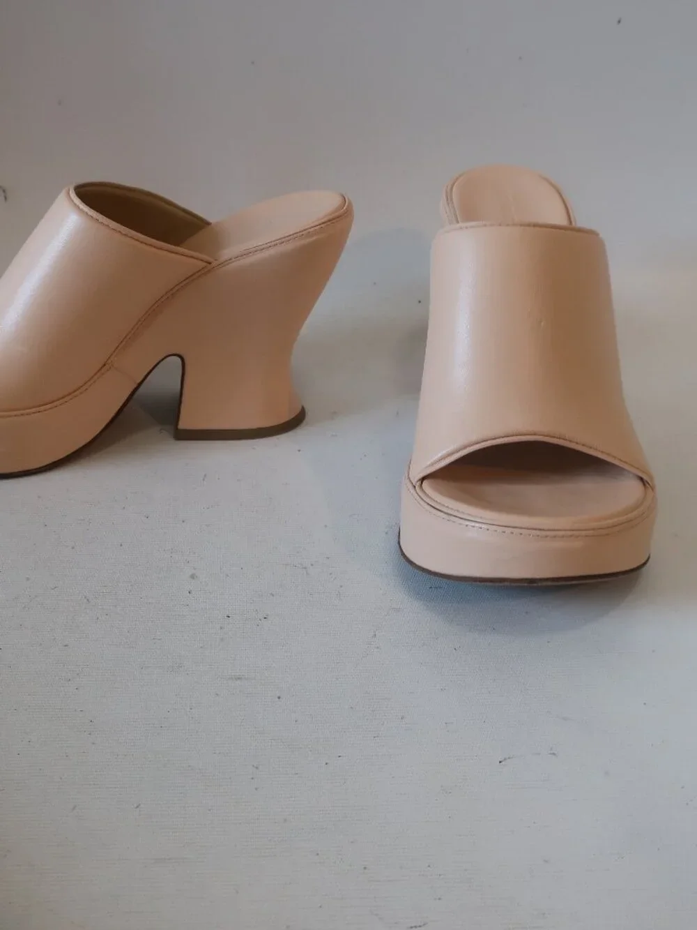 Authentic Bottega Veneta Lagoon Platform Slide Leather Sculpt Heels 40 US/10